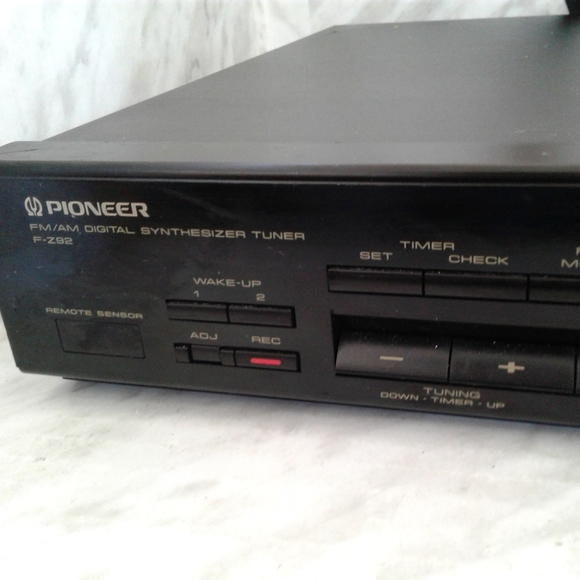 Vintage Pioneer F-Z92L Stereo FM/AM Digital Synthesizer Tuner Separates - Picture 2 of 4